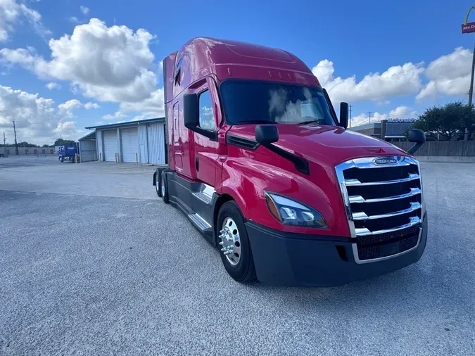 2020 FREIGHTLINER CASCADIA 126