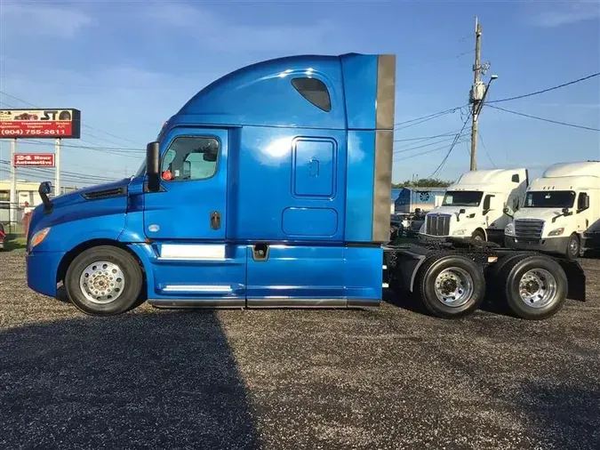 2020 FREIGHTLINER CA126