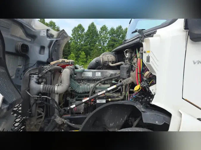 2018 Volvo VNL300