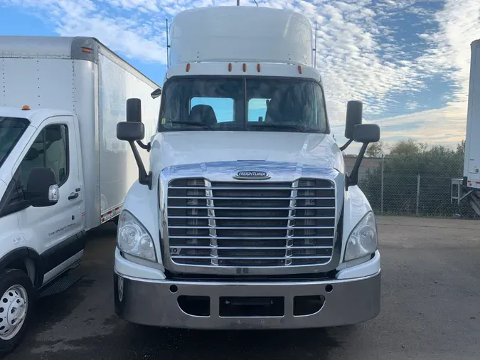 2017 FREIGHTLINER/MERCEDES CASCADIA 125