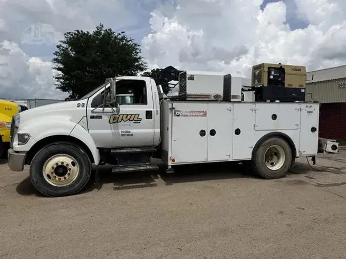 2006 FORD F750 SD