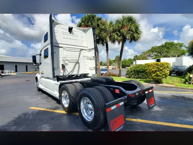 2022 Volvo VNL 860