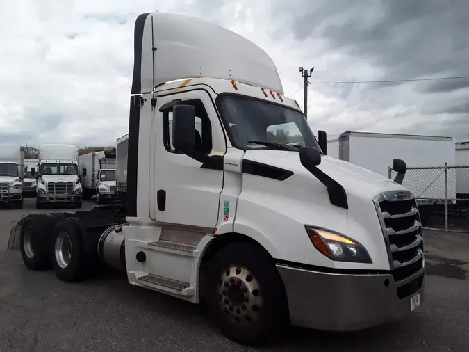 2019 FREIGHTLINER NEW CASCADIA 116