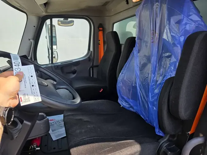 2017 FREIGHTLINER M2 106