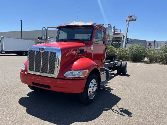 2021 Peterbilt 337