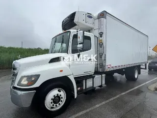 2016 HINO 338 Reefer