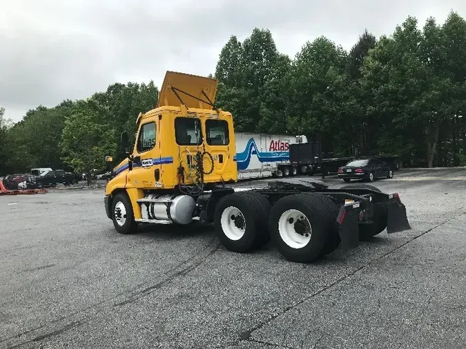 2016 Freightliner X12564ST