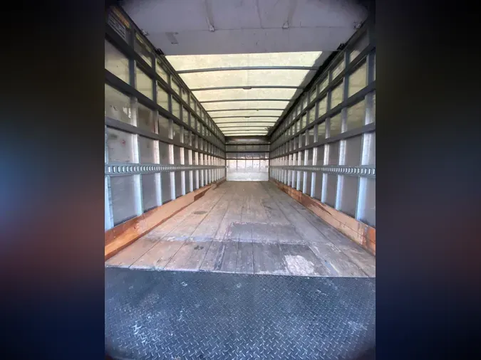 2017 FREIGHTLINER/MERCEDES M2 106