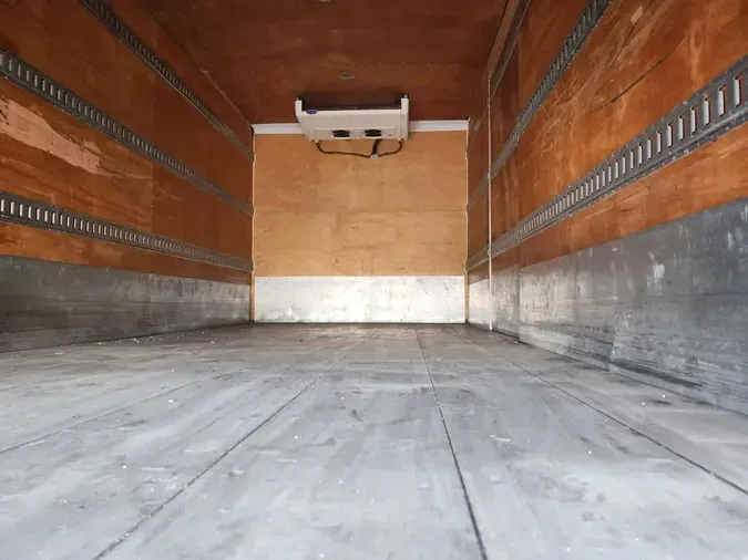 2018 FREIGHTLINER M2 106