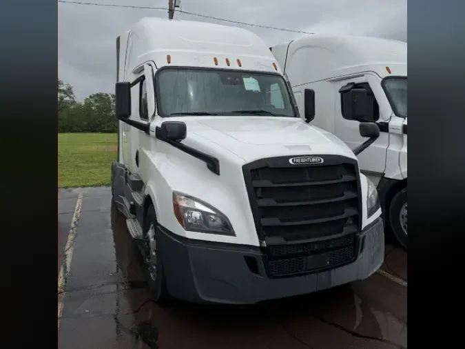 2021 FREIGHTLINER Cascadia 126