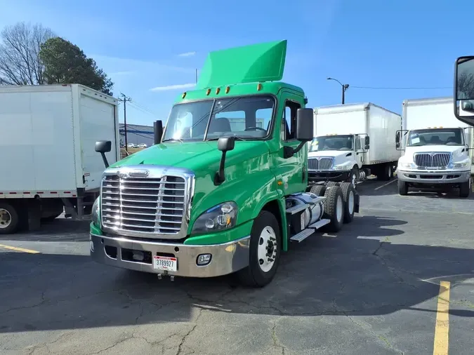 2020 FREIGHTLINER/MERCEDES CASCADIA 12584c381cbfc70cc4366cccff0a3b4d384