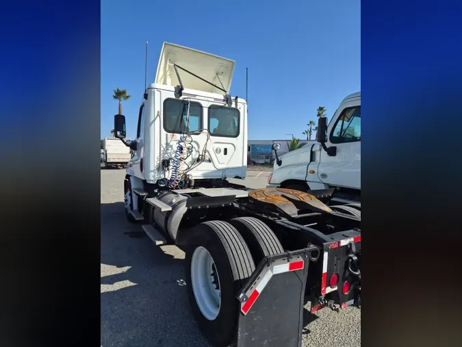2018 FREIGHTLINER/MERCEDES CASCADIA 113