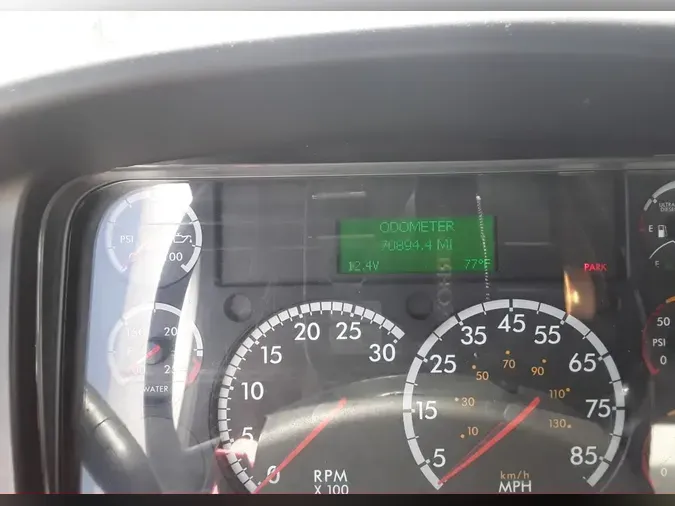 2017 FREIGHTLINER M2 106