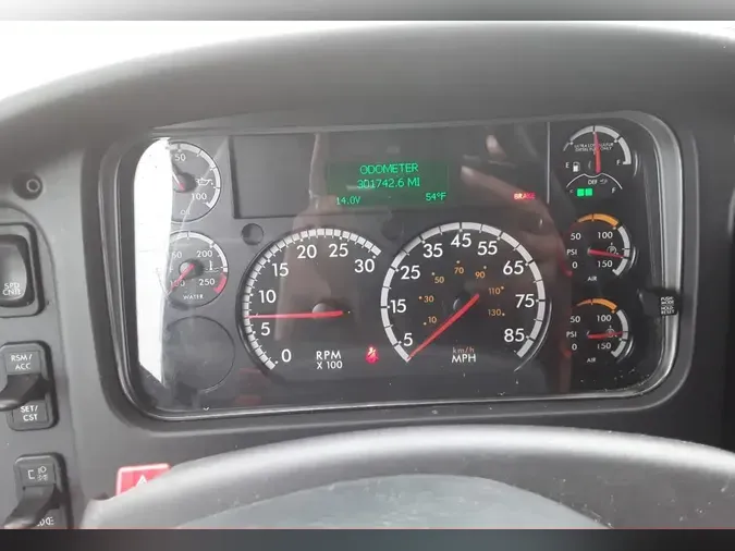 2022 FREIGHTLINER/MERCEDES M2 106