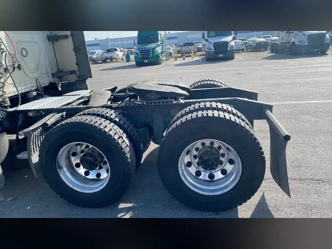 2022 Freightliner Cascadia 126