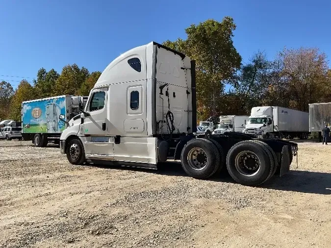 2021 Freightliner T12664ST