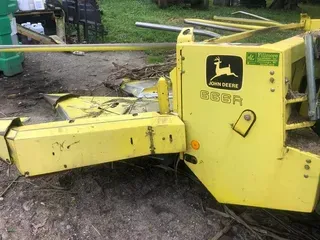 2000 John Deere 666