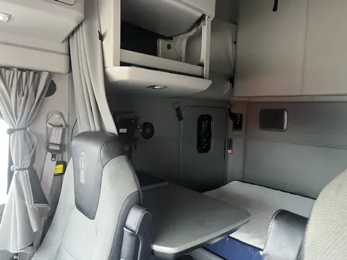 2022 Kenworth T680