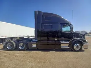 2018 VOLVO VNL780