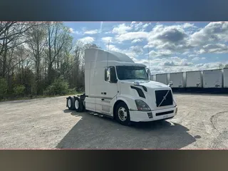 2016 Volvo VNL 740