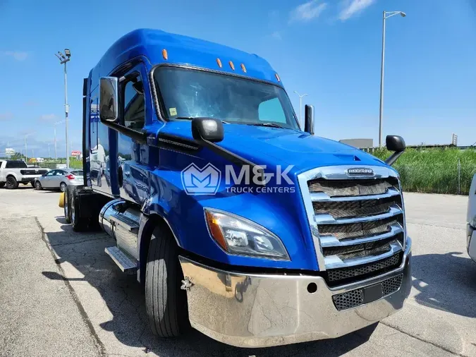 2020 FREIGHTLINER Cascadia 126