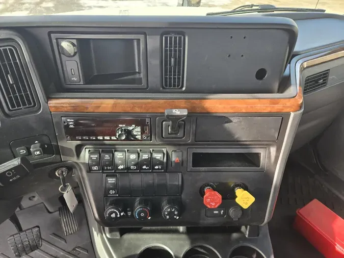 2020 International LT625