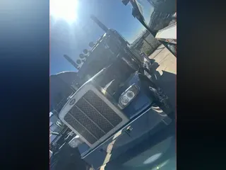 2021 Peterbilt 389
