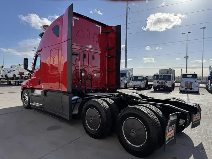 2021 Freightliner Cascadia