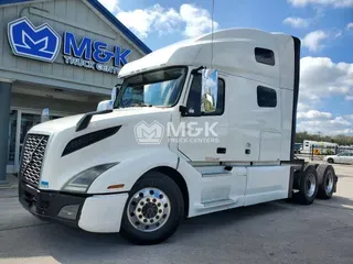 2019 VOLVO VNL64T760