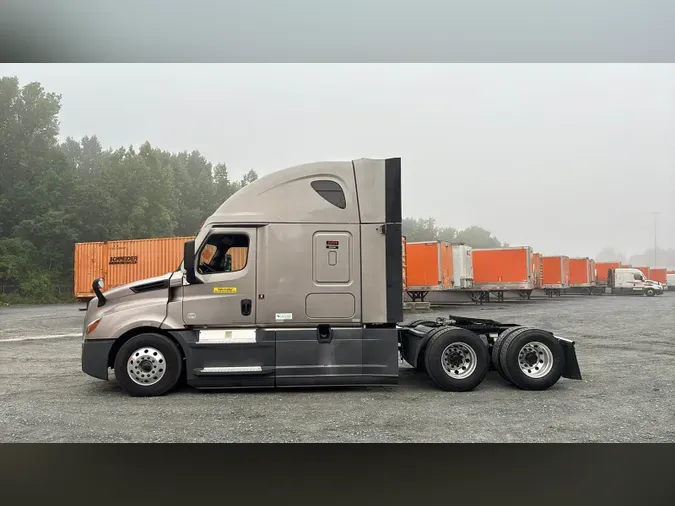 2023 Freightliner Cascadia 126