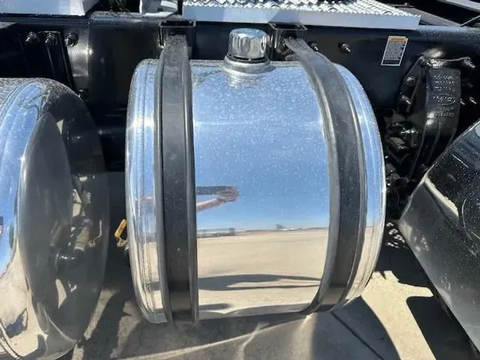 2022 Peterbilt 389