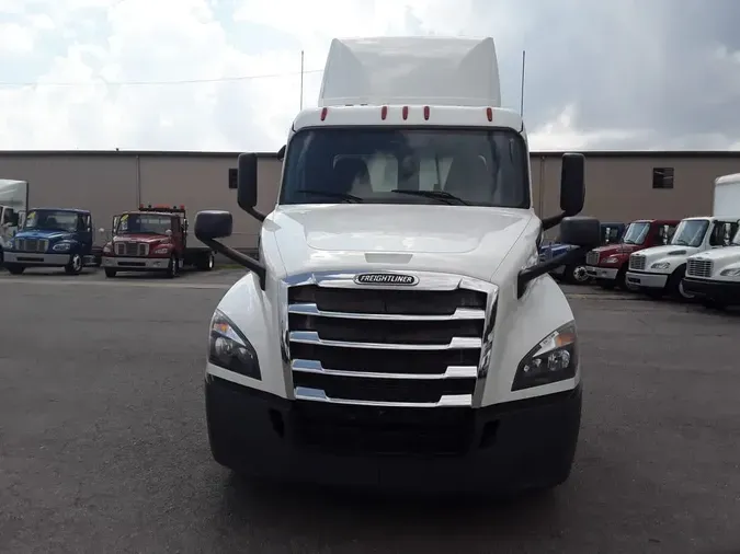 2020 FREIGHTLINER/MERCEDES NEW CASCADIA 126