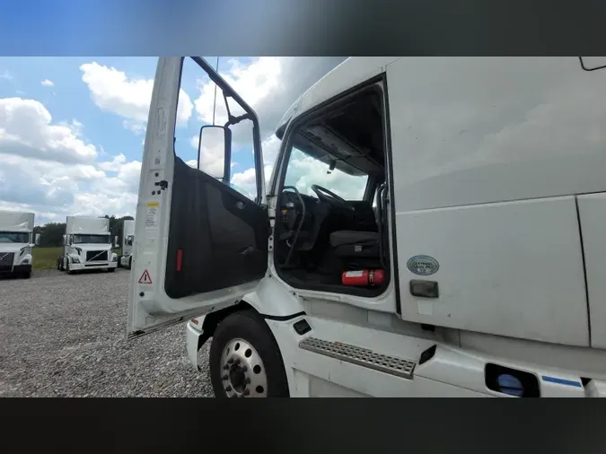 2019 Volvo VNL 740