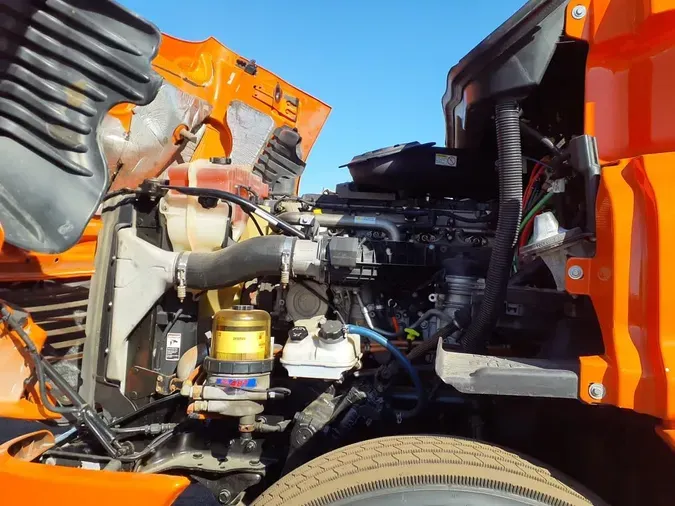 2018 FREIGHTLINER/MERCEDES CASCADIA 12584d7e94b1917280eb8915d241774fa01