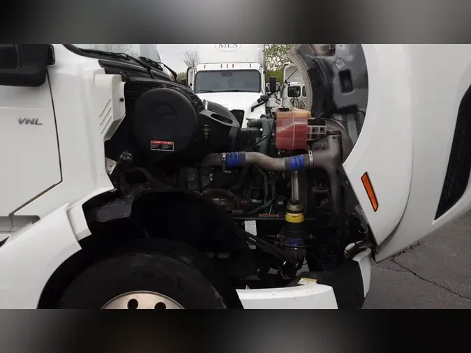 2019 Volvo VNL300