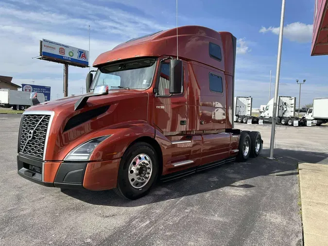 2023 VOLVO VNL64T860