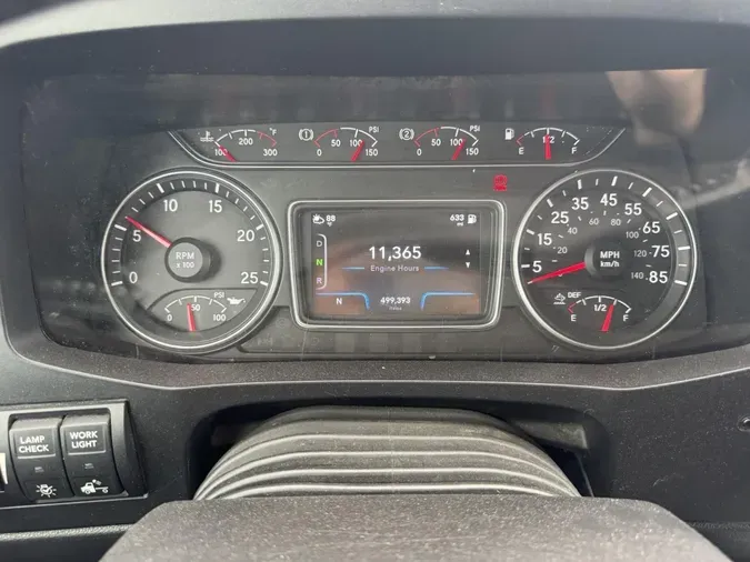2022 International LT625