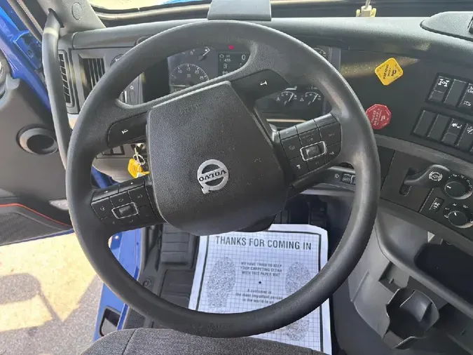2019 VOLVO VNL64T760