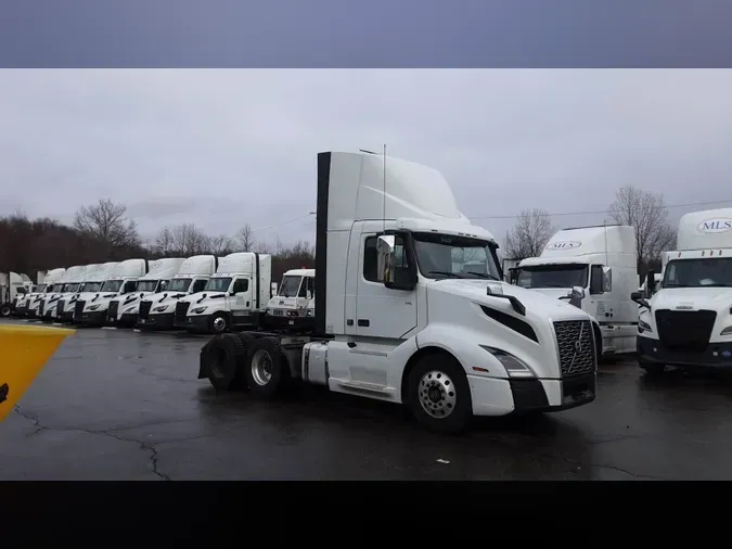 2019 Volvo VNL300