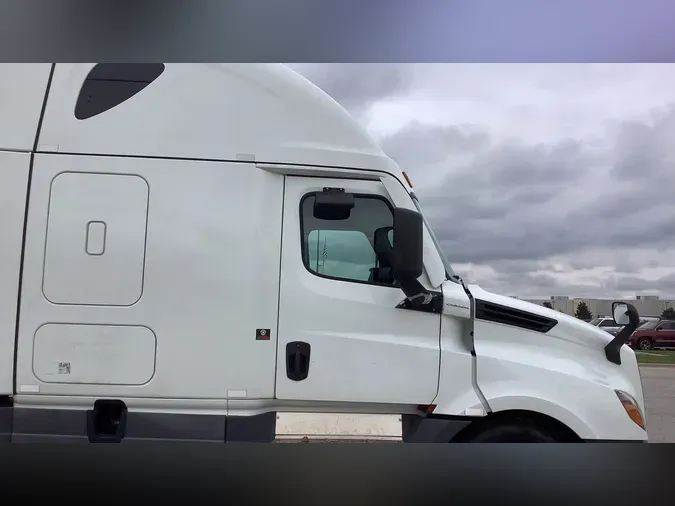 2023 Freightliner Cascadia 126