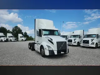 2019 Volvo VNL300