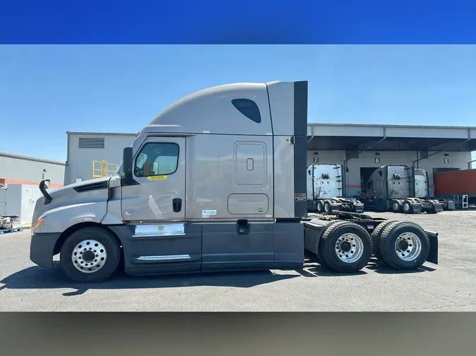 2024 Freightliner Cascadia 126