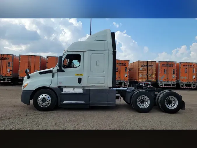 2020 Freightliner Cascadia 126
