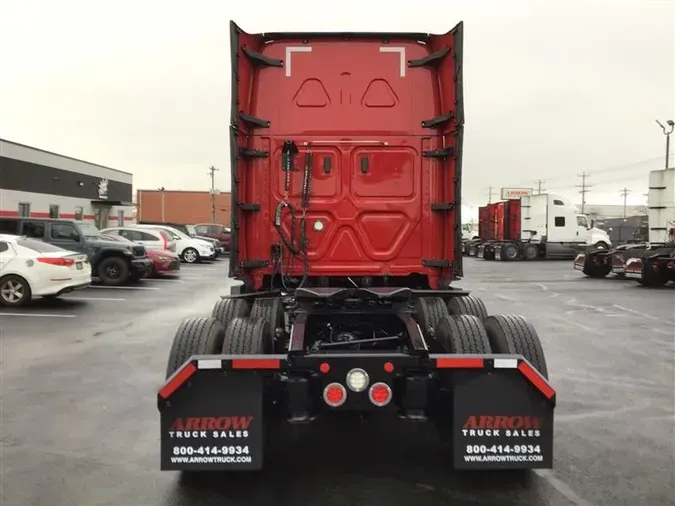 2021 FREIGHTLINER CASCADIA