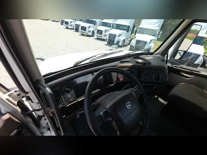 2018 Volvo VNL300