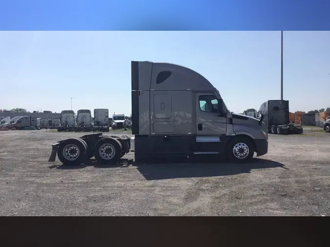 2022 Freightliner Cascadia 12684ef0125235a390eb72a05b9f60c0d87
