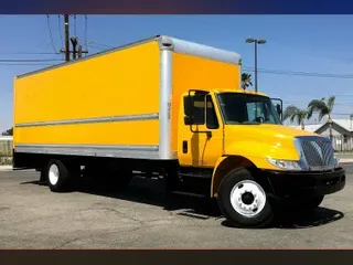 2018 International 4300 SBA 4X2