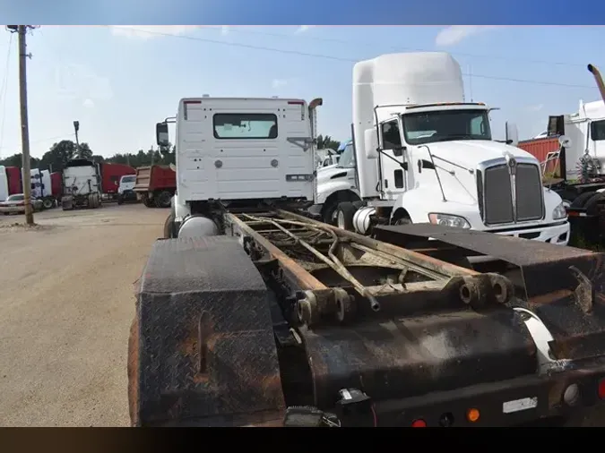2007 VOLVO VHD64B200