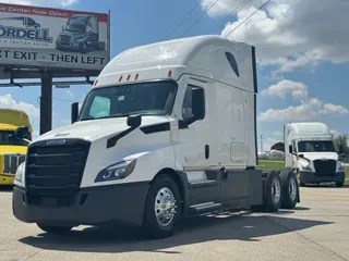 2022 FREIGHTLINER Cascadia 126