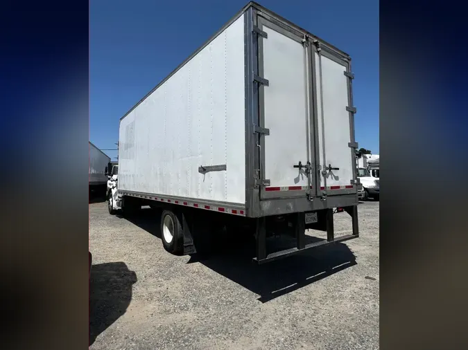 2019 FREIGHTLINER M2 106